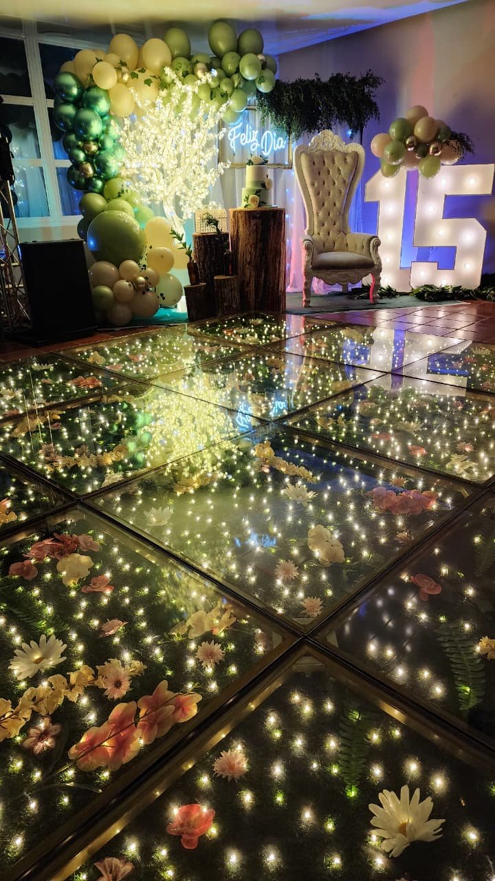 Alquiler de Pista Led Primavera vintage 3x3 - 9 m2 (20-30 invitados)